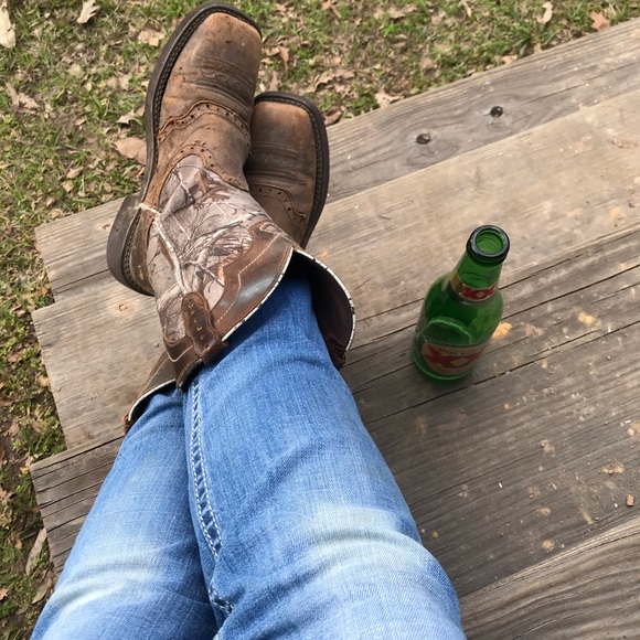 Meet your Posher, Nicole - Picture 1 of 1